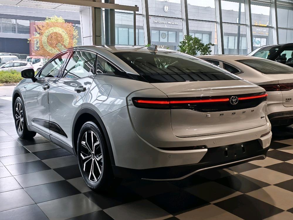 تۆیۆتا کراون